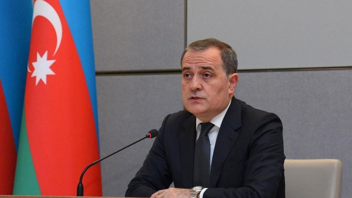 Situation around Lachin road - political, not humanitarian, says Azerbaijani FM