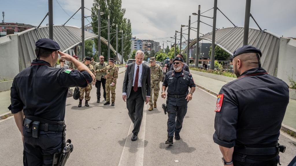 NATO, Kosova ve Sırbistan’ı anlaşmalara uymaya çağırdı