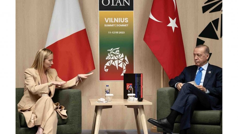 Turkish President Erdogan meets Italian Premier Meloni in Vilnius