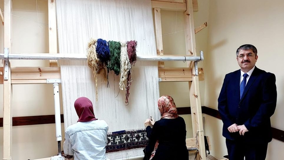 Egyptian master to teach art of carpet weaving in Azerbaijan