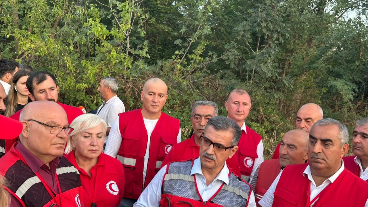 Azerbaijan Red Crescent Society assures no menace to Armenians in Azerbaijan's Karabakh