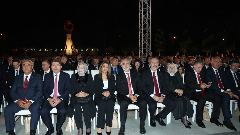 Azerbaijan Defense Minister attends Victory Day celebrations in Türkiye