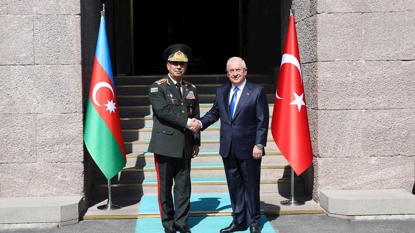 Türkiye's National Defense Minister congratulates Azerbaijani counterpart