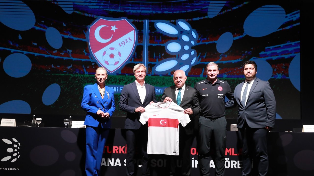 BtcTurk yeniden Türkiye Milli Futbol Takımları ana sponsoru oldu