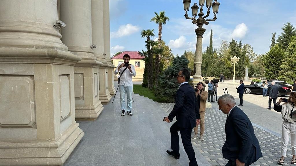 Yevlaxdakı görüşdə danışıqları Ramin Məmmədov aparır