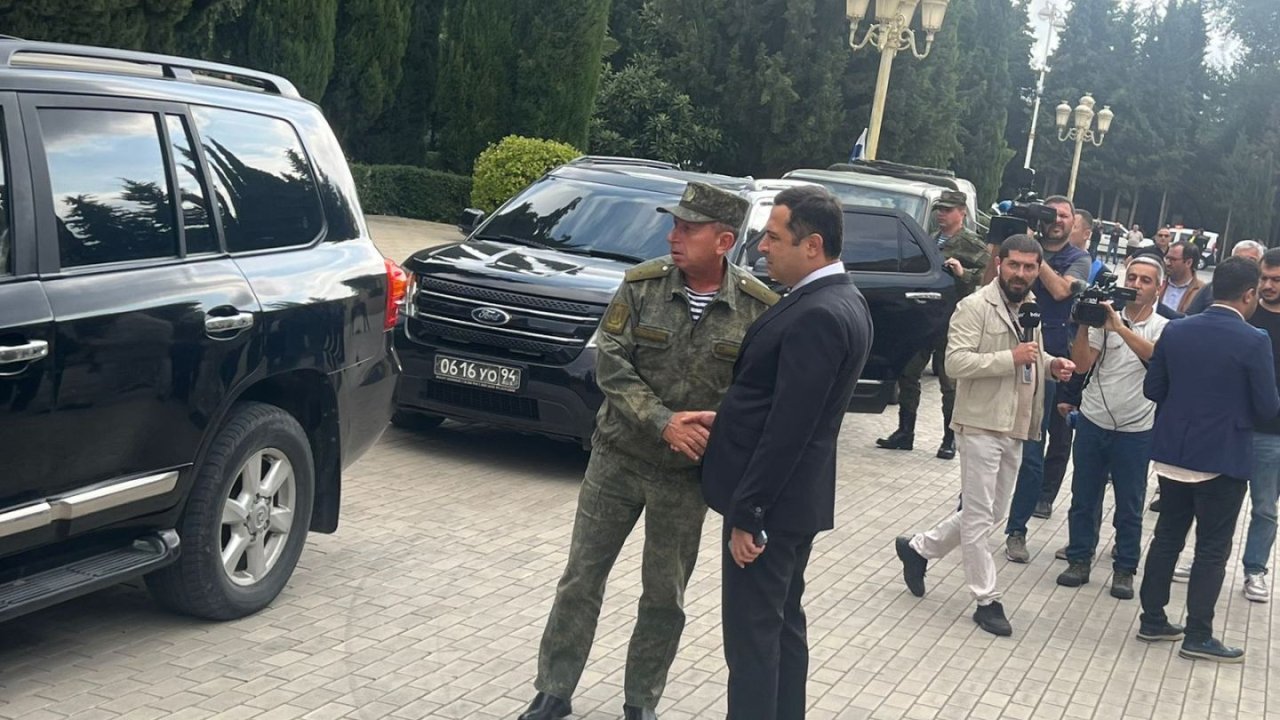 Reps of Karabakh Armenians arrive in Azerbaijan's Yevlakh for reintegration talks