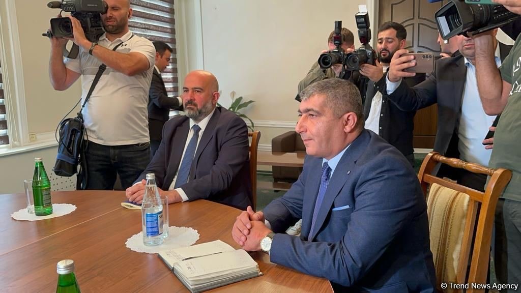 Meeting between Azerbaijan, Karabakh Armenians in Yevlakh underway - first footage