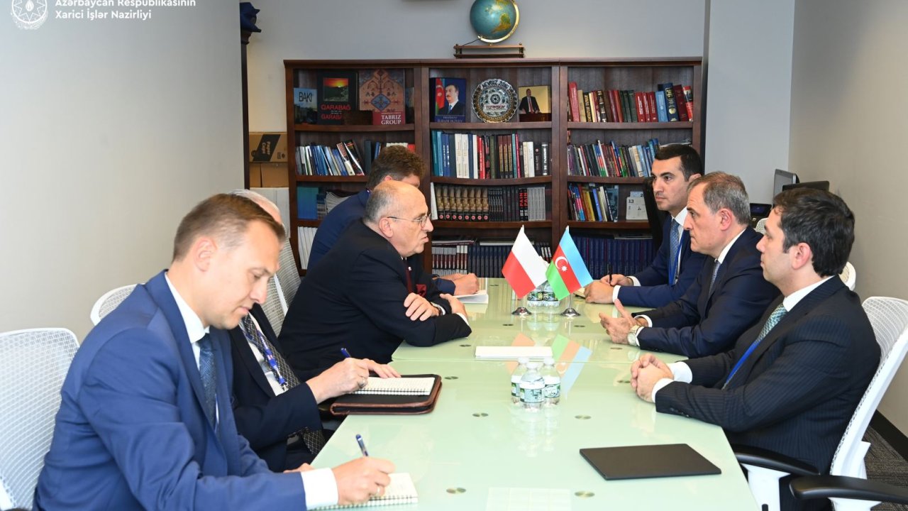 Azerbaijani FM meets Polish counterpart