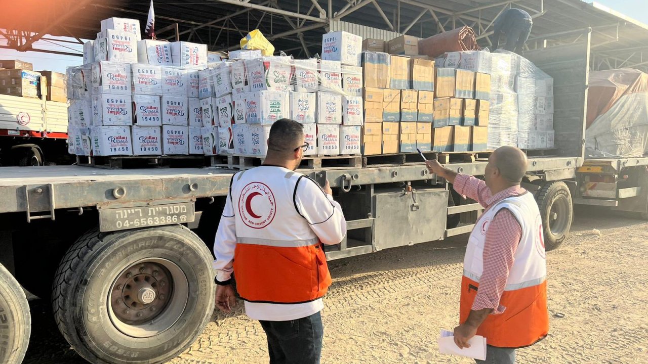 Gazze’ye 20 TIR’lık insani yardım malzemesi