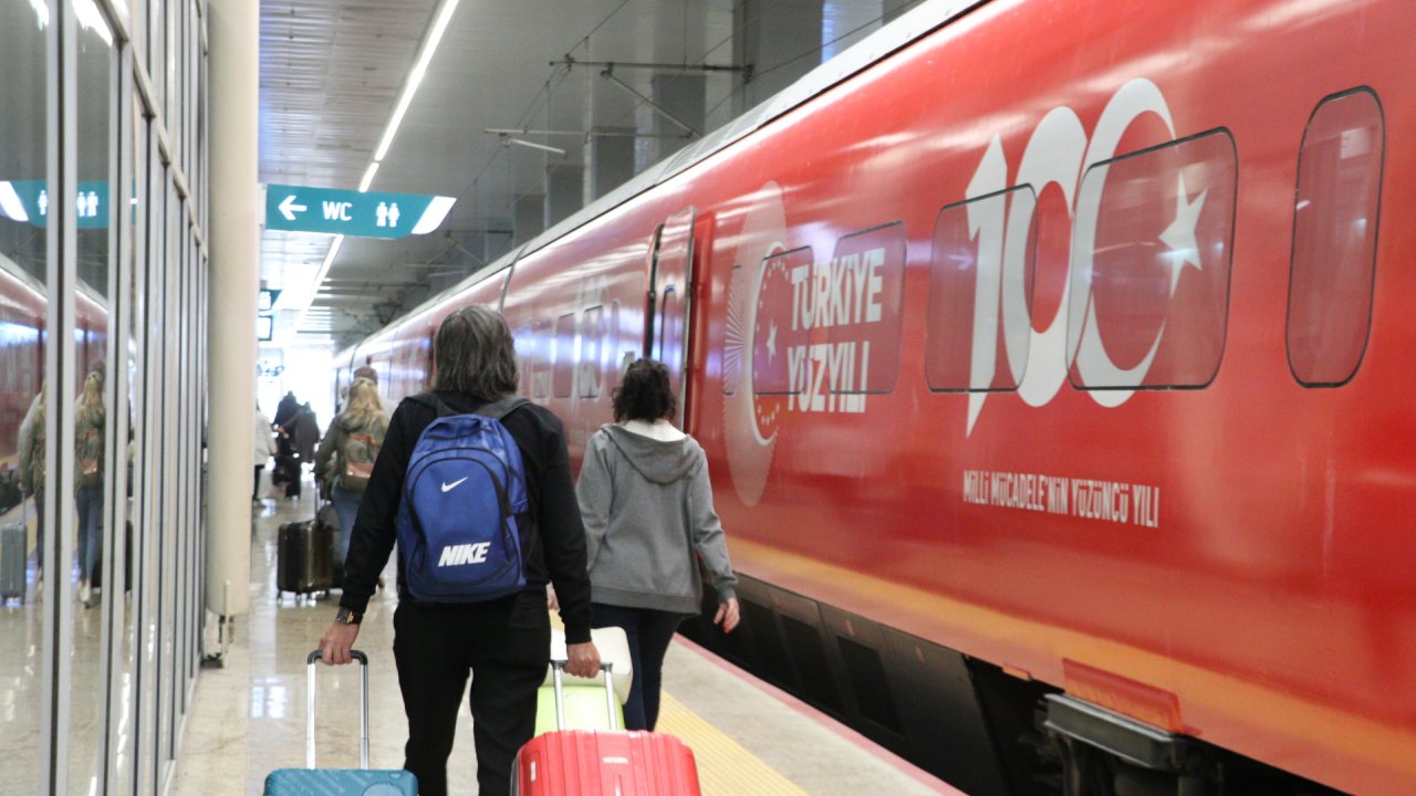 100'üncü yıl treni, Ankara'dan İstanbul'a hareket etti