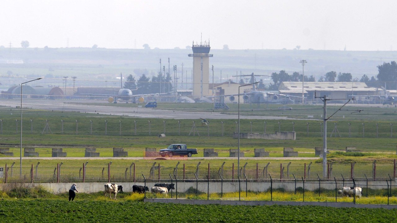 Amerikan bombardıman uçakları, eğitim görevi için İncirlik Hava Üssü'ne geldi