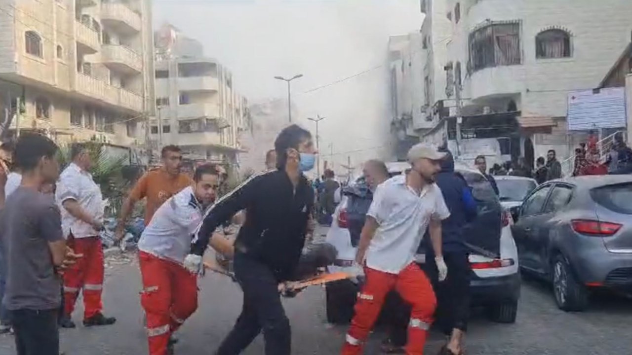 İsrail, Al-Quds hastanesi civarını bombalıyor: Çok sayıda yaralı