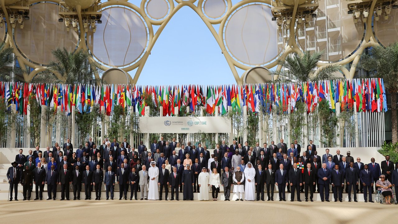 COP 28 Zirvesi’nde liderler aile fotoğrafı çekimine katıldı