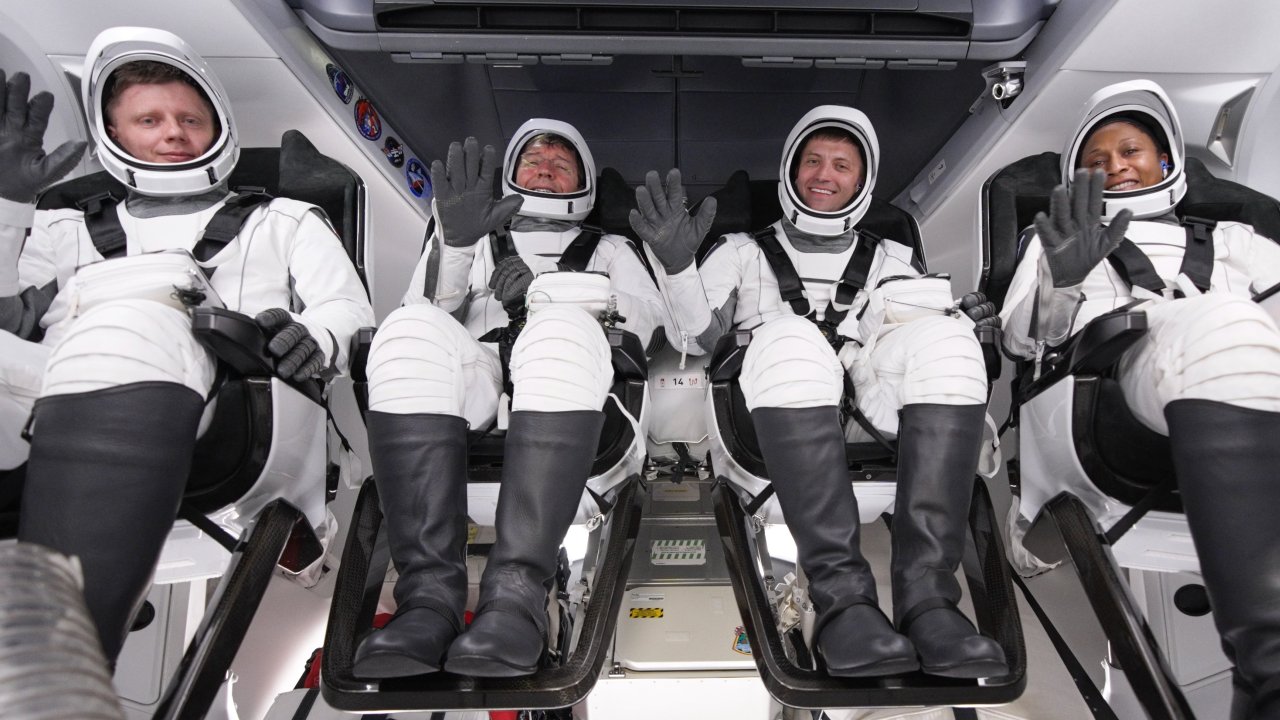 4 Russian and US astronauts sent to ISS