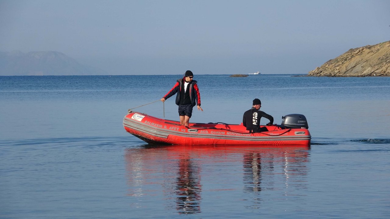 Çanakkale’de 22 göçmenin öldüğü bot faciası; takviye ekipler de arama çalışmalarına katıldı