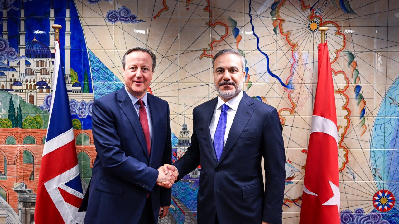 Bakan Fidan, İngiltere Dışişleri Bakanı David Cameron ile görüştü