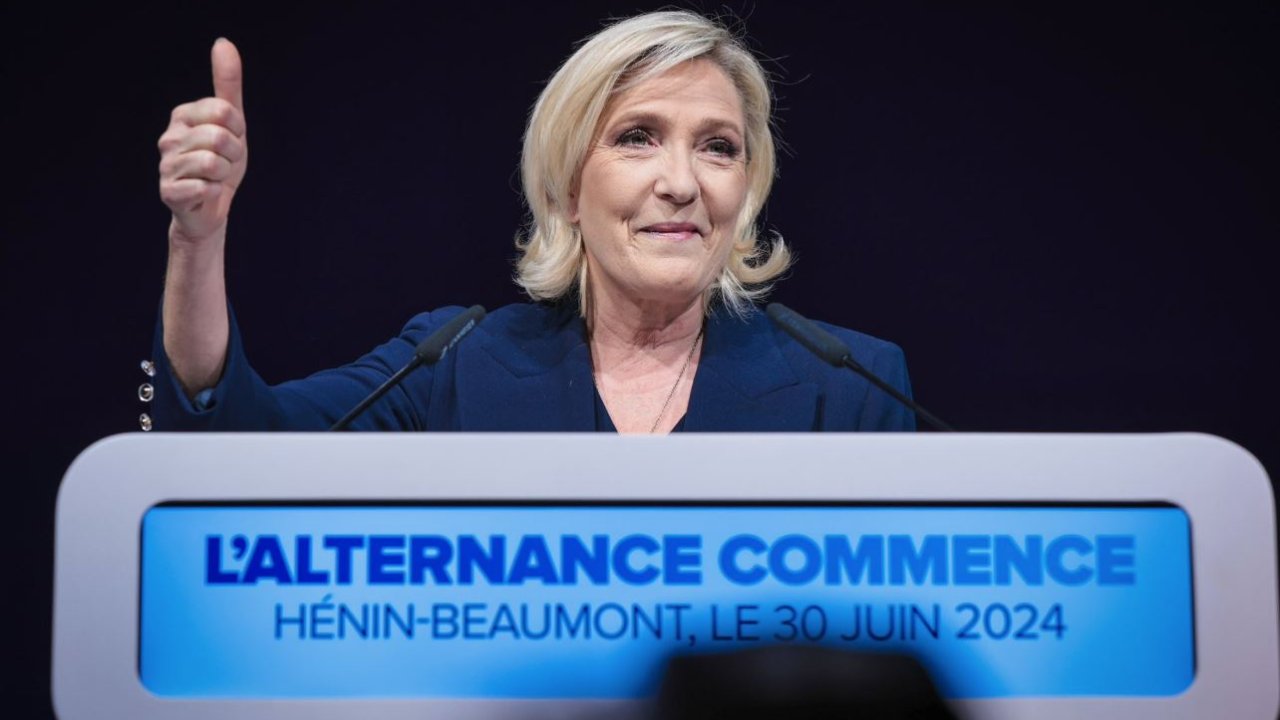 Fransa seçimlerinde ilk turun galibi Le Pen oldu