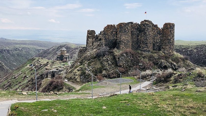 Qərbi Azərbaycan abidələri: Alagöz qalası