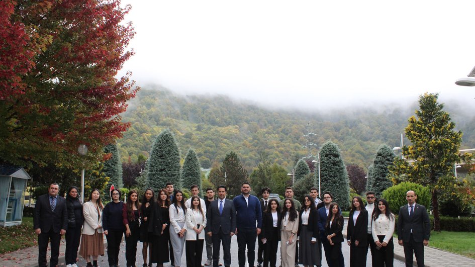 Ombudsman Aparatı “İqlim dəyişikliyi və insan hüquqları: Gənc baxış” mövzusunda seminar keçirib