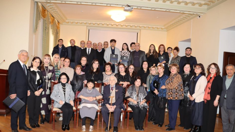 Azərbaycan Bəstəkarlar İttifaqının qocaman üzvlərinə 90 illik yubiley medalı təqdim olunub