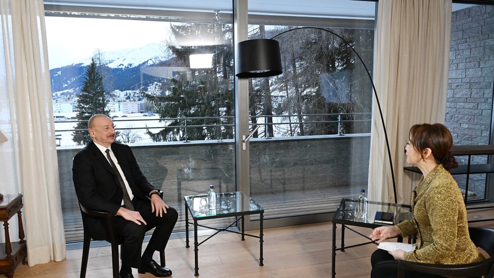 President Ilham Aliyev's sincere dialogue with Chinese journalist in Davos (VIDEO)