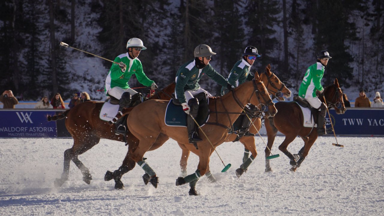 Azerbaijani team claims another victory at world snow polo competition