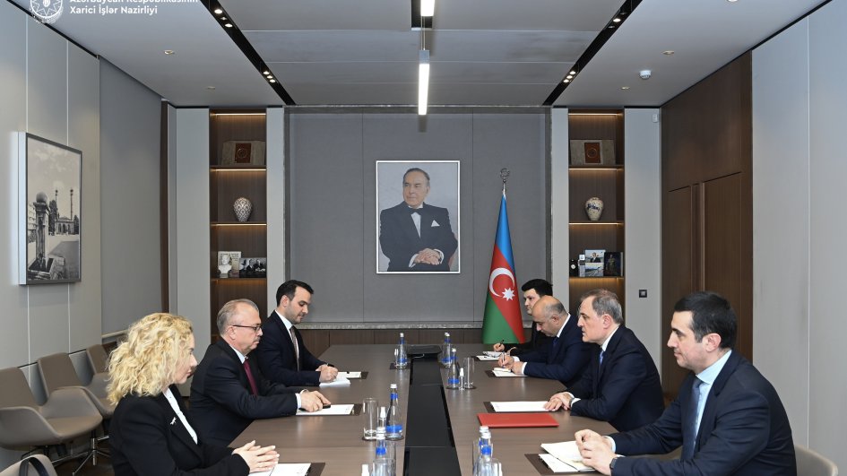 Azerbaijani FM meets with incoming Turkish ambassador