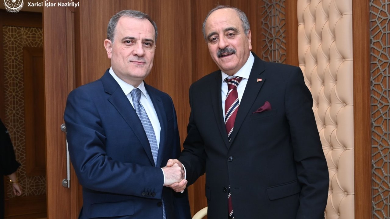 Azerbaijani FM meets with Tunisian counterpart