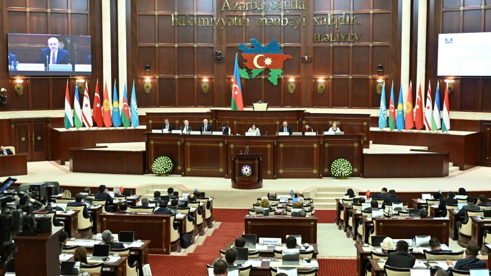 Azerbaijani parliament opens next session, Cabinet of Ministers delivers report